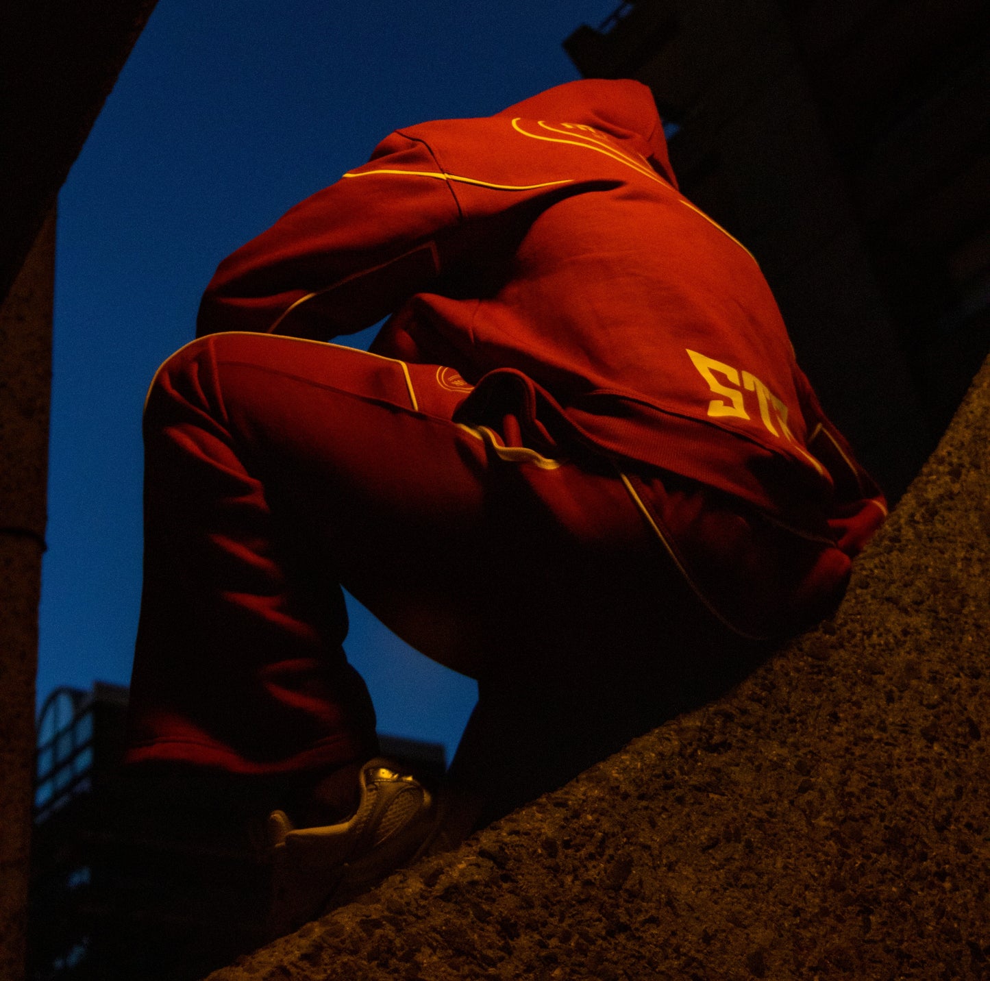 burgundy hoodie men