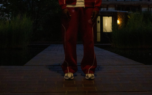 burgundy joggers men